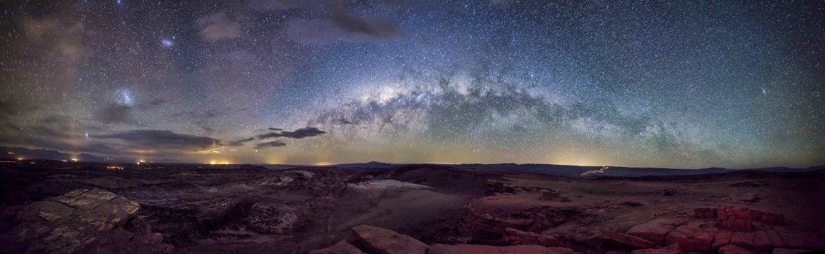 FTR-Milky-Way-over-Moon-Valley-900px-by-Rafael-Defavari.jpg